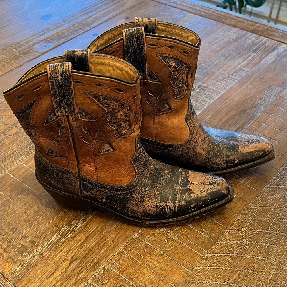 BED|STU Cobble Series Handcrafted Leather Boots.        Branchmade in Mexico
